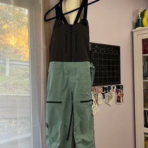 Snow bibs (overalls)